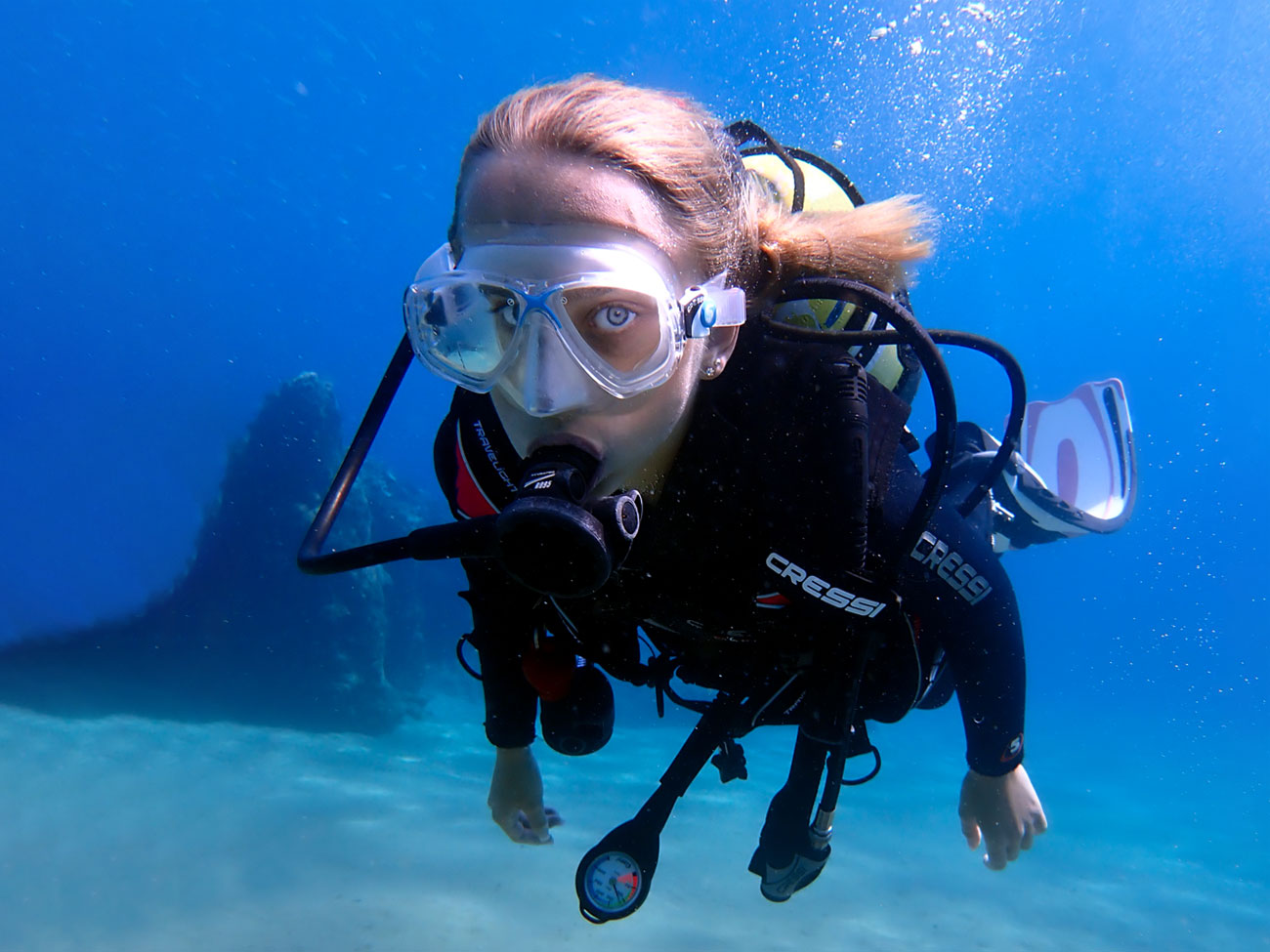 cursos de buceo en español en Filipinas